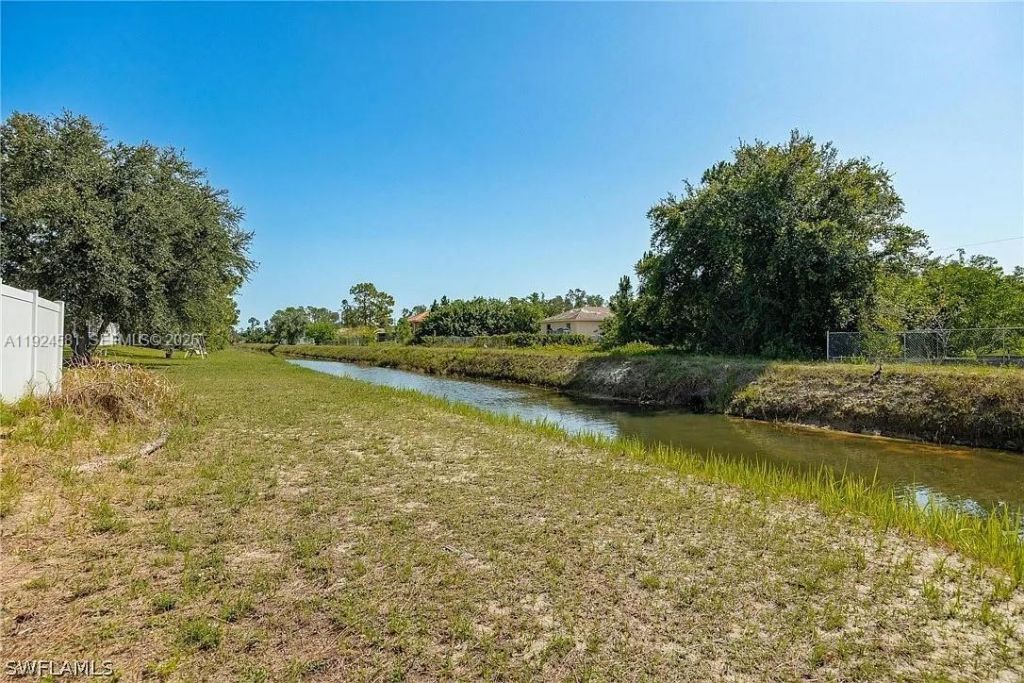 830 Angelo Ave, Lehigh Acres, FL 33971 Photo