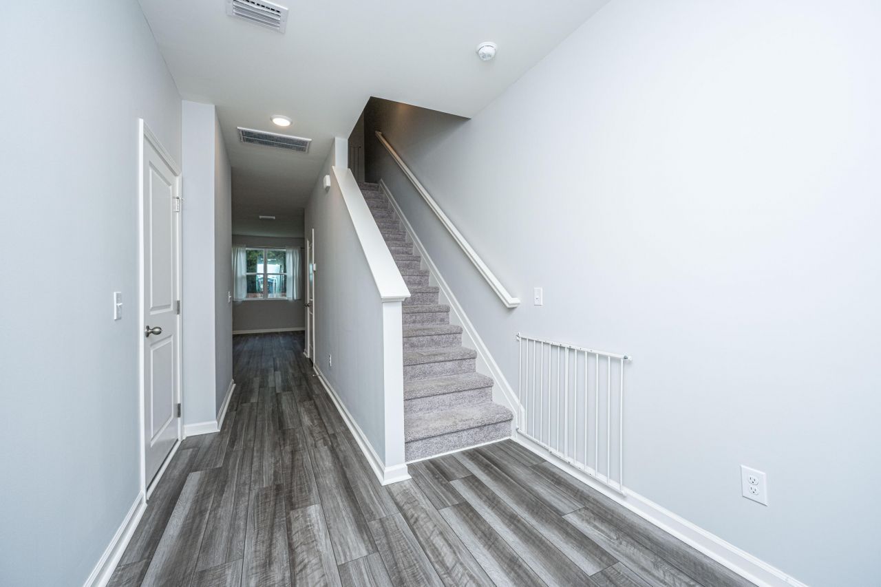 1201 Scarlett Maple Street Photo 11