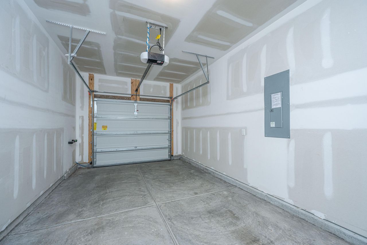 1201 Scarlett Maple Street Photo 25