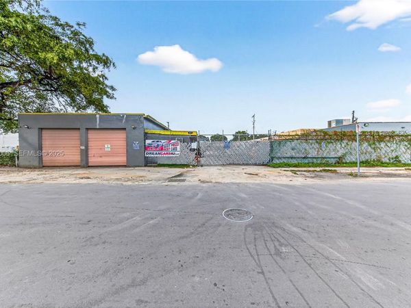 5832 Washington St, Hollywood, FL 33023