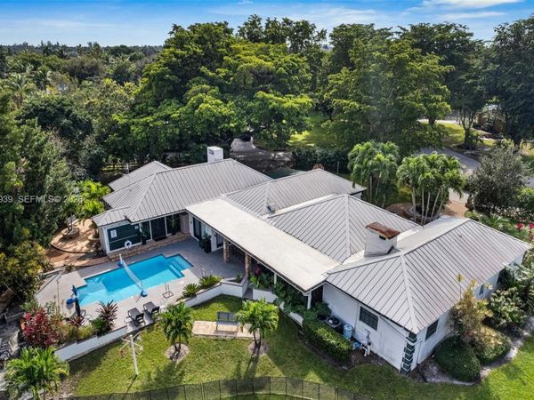 11155 SW 40th St, Davie, FL 33328