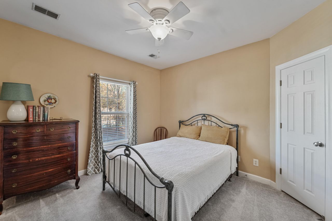 805 E Marymont Lane Photo 16