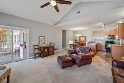 805 E Marymont Lane photo 4