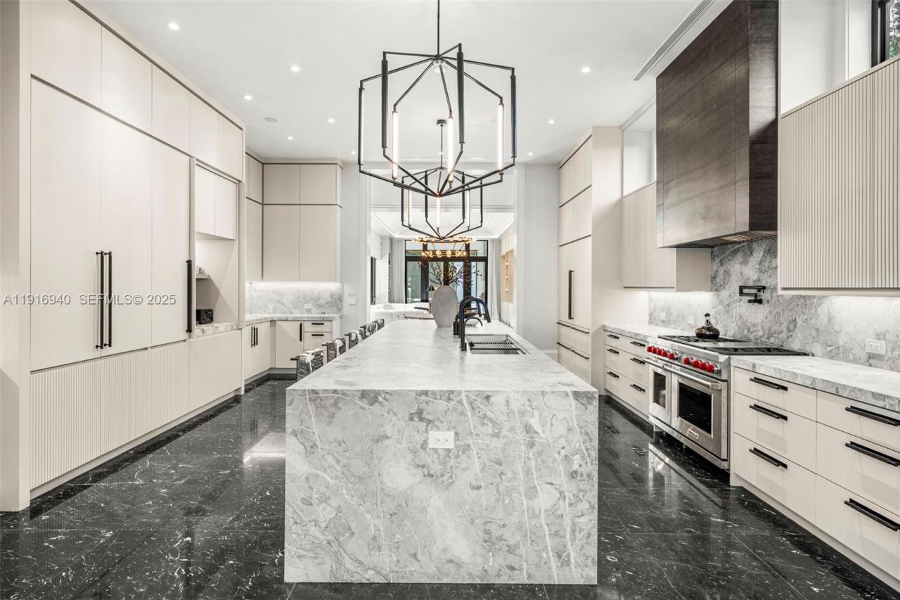 9500 SW 61st Ct, Pinecrest, FL 33156 Photo