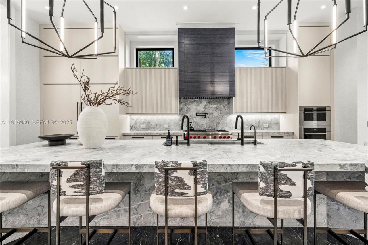 9500 SW 61st Ct, Pinecrest, FL 33156 Photo