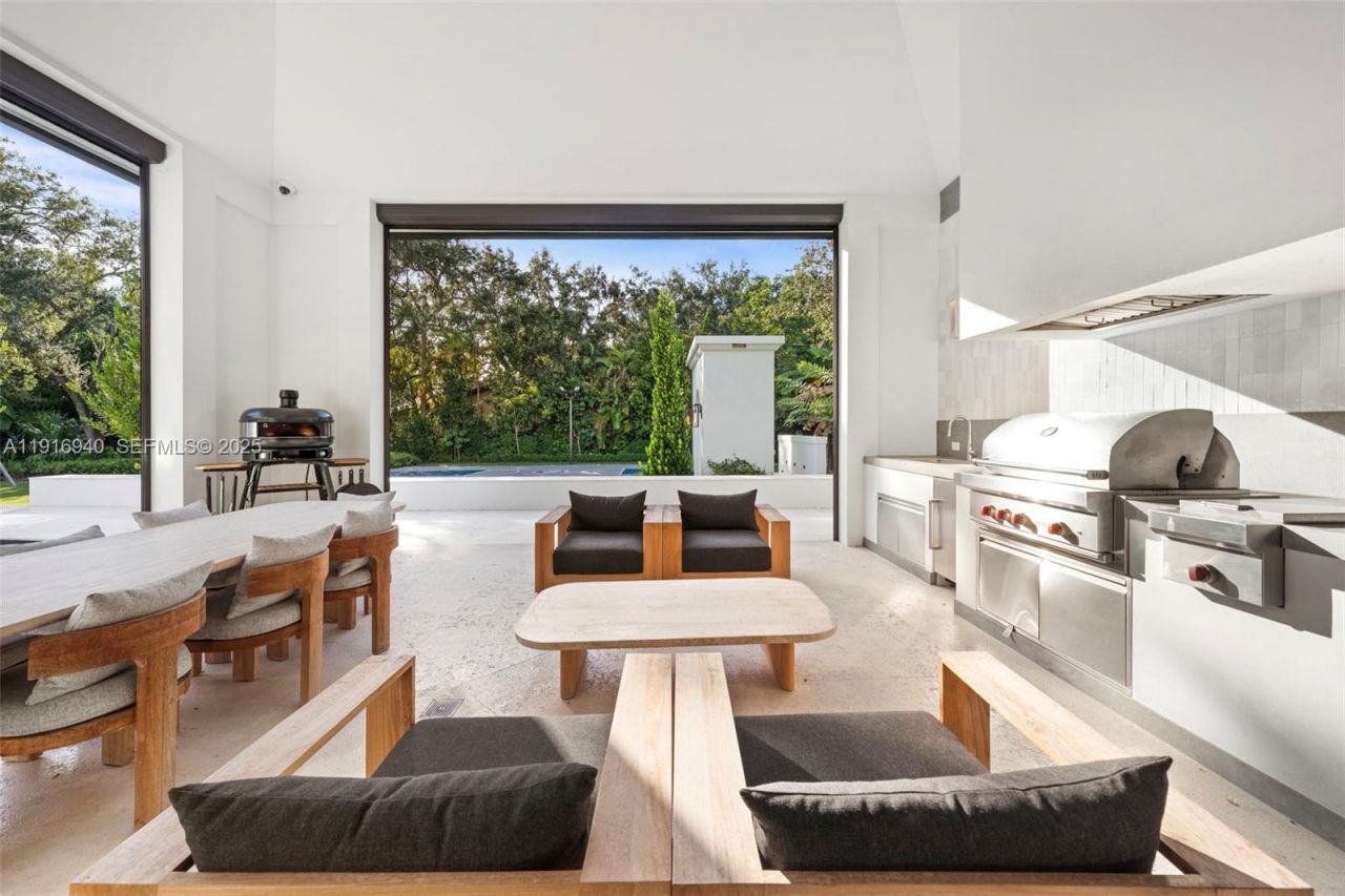 9500 SW 61st Ct, Pinecrest, FL 33156 Photo