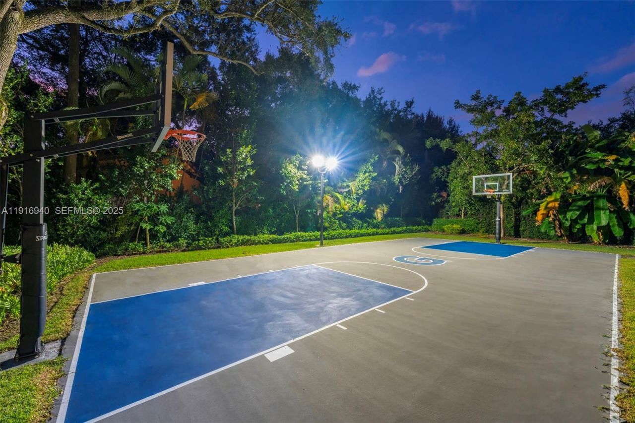 9500 SW 61st Ct, Pinecrest, FL 33156 Photo