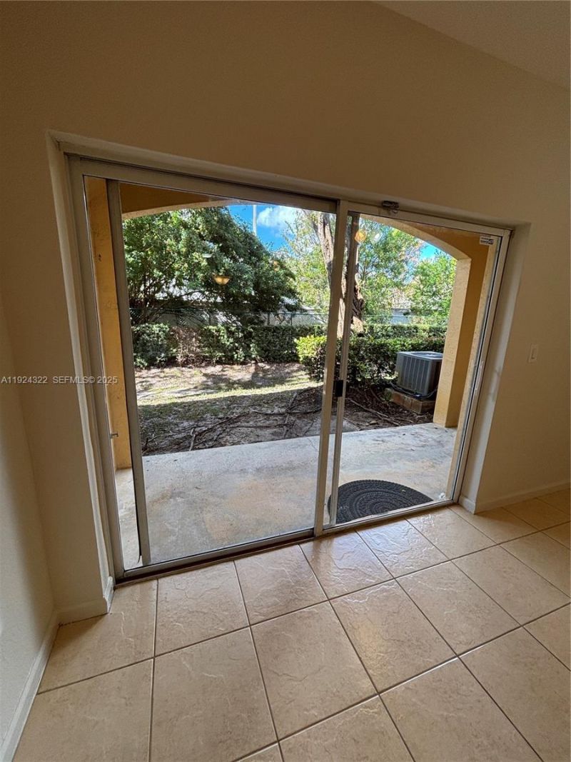 6533 Catalina Ln, Unit 6533, Tamarac, FL 33321 Photo