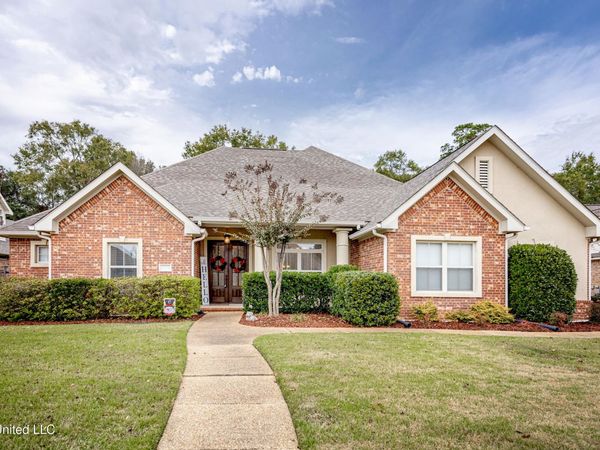 2119 Whitney Oaks Drive, Ocean Springs, MS 39564