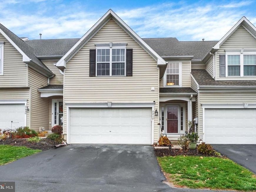 2212 W Slater Hill Lane W, Unit 55, York, PA 17406 Main Photo