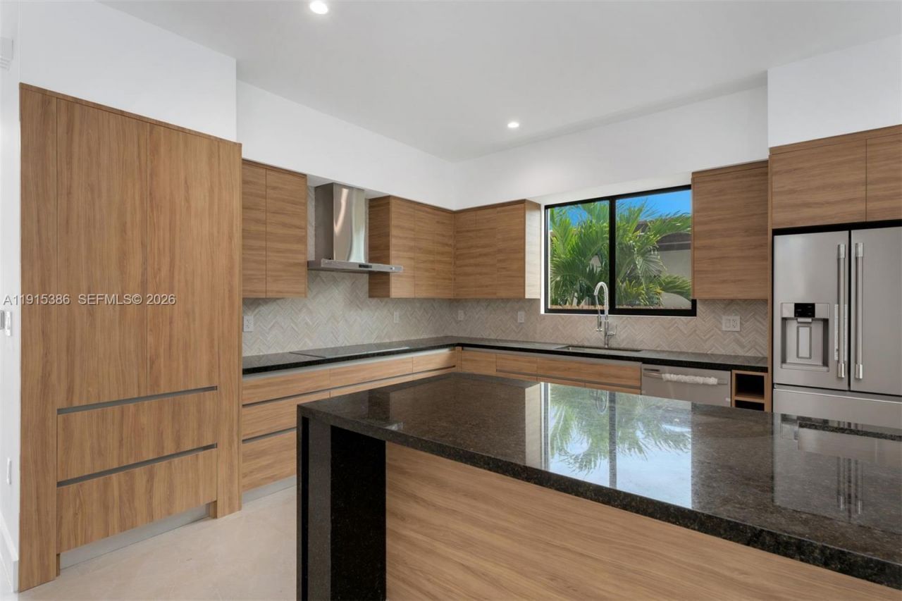 1366 SW 15th St, Miami, FL 33145 Photo