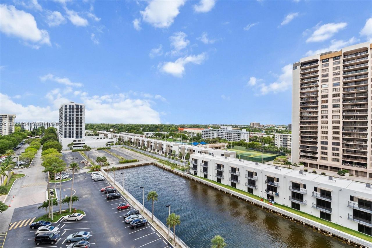 11111 Biscayne Blvd, Unit 10H, Miami, FL 33181 Photo