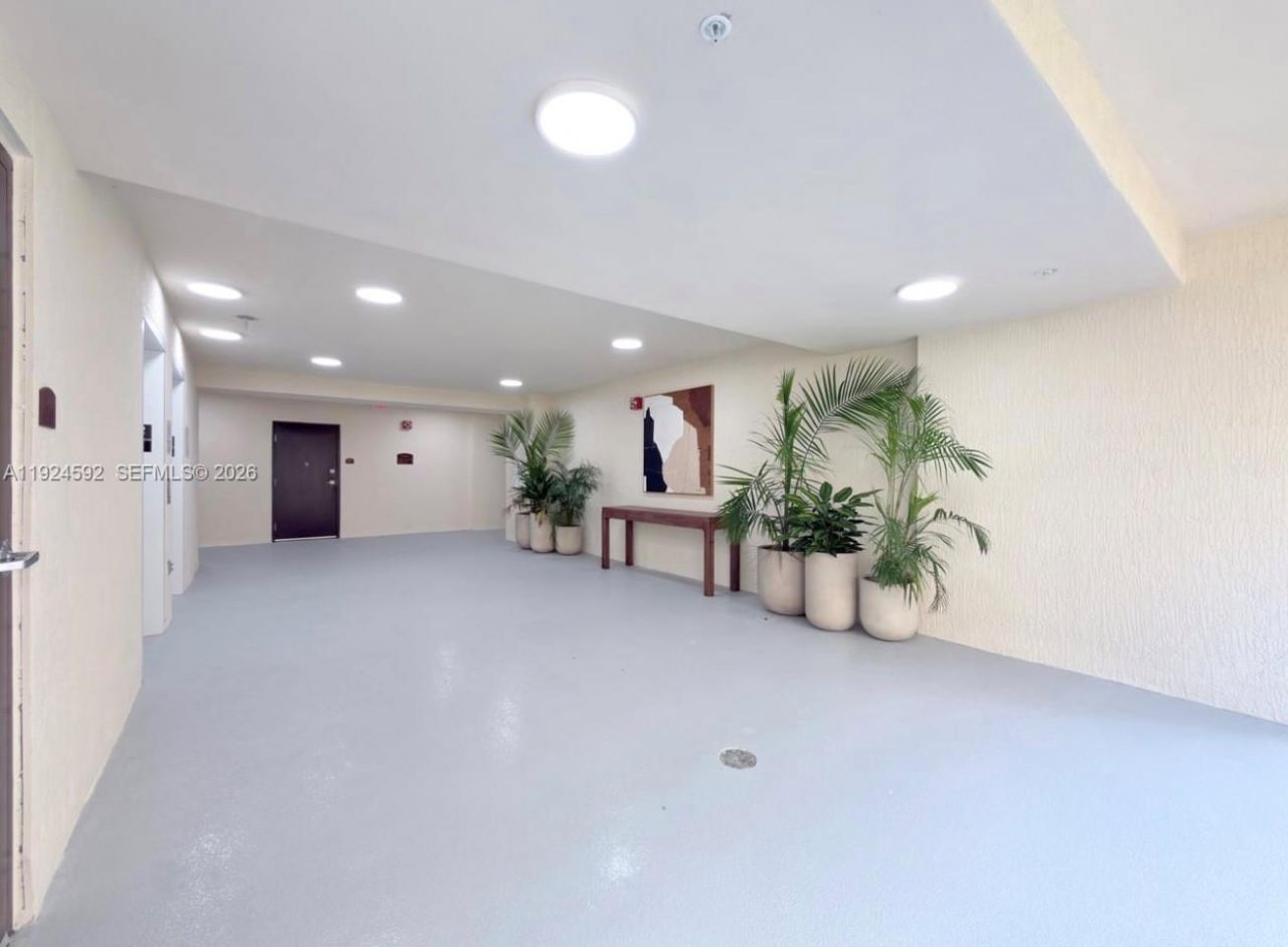 11239 NW 4th Ter, Unit 610, Sweetwater, FL 33172 Photo