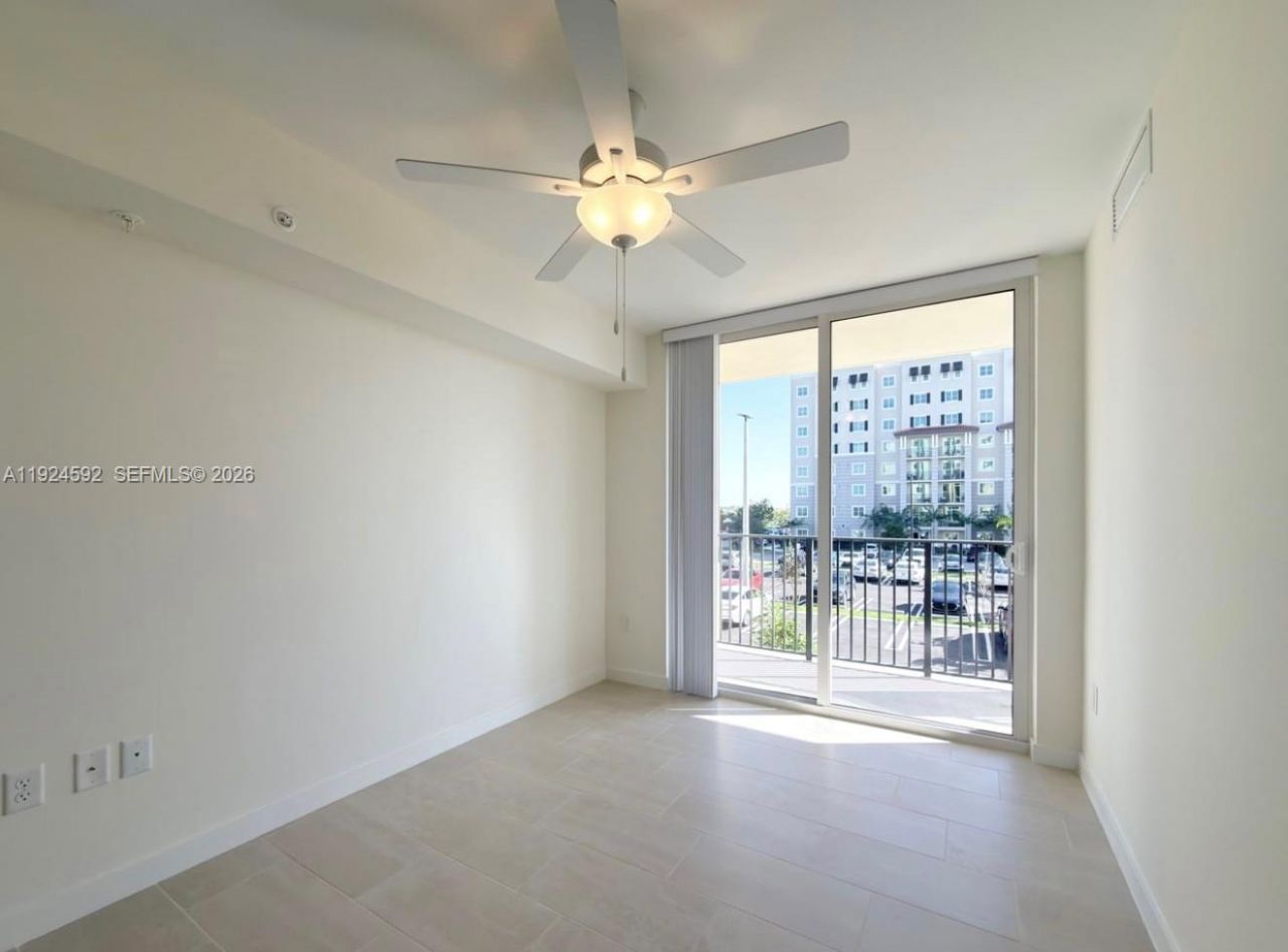 11239 NW 4th Ter, Unit 610, Sweetwater, FL 33172 Photo