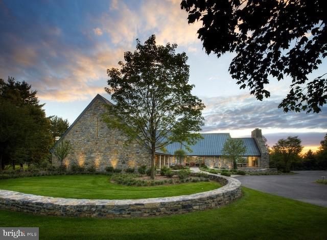 1910 HARRINGTON DRIVE, LANCASTER, PA 17601