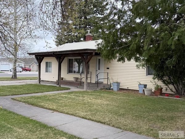 74 N 3rd W, REXBURG, ID 83440