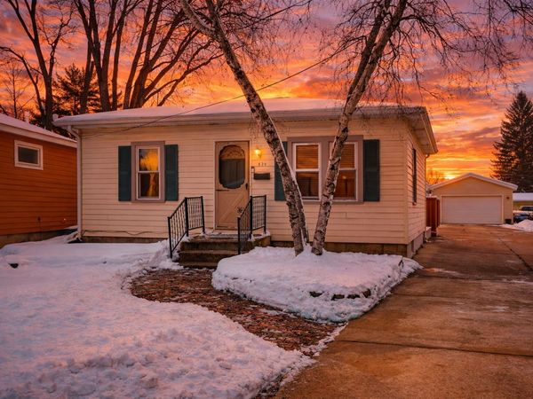 524 N College Street, Batavia, IL 60510