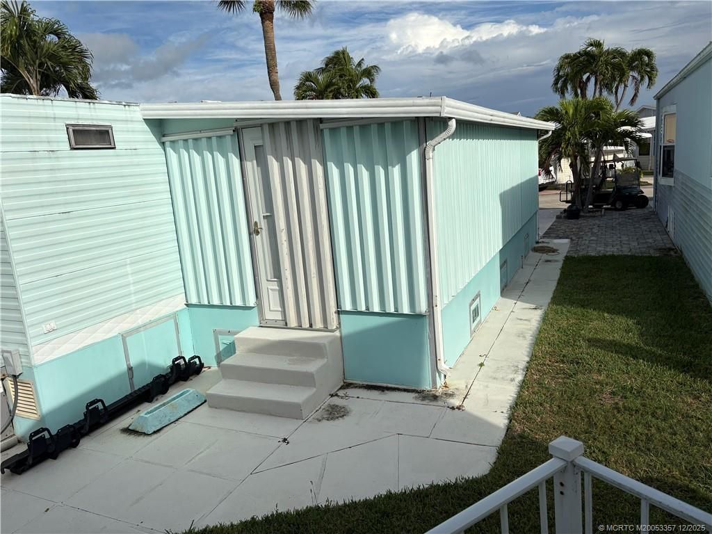 975 Nettles Boulevard, Jensen Beach, FL 34957 Photo