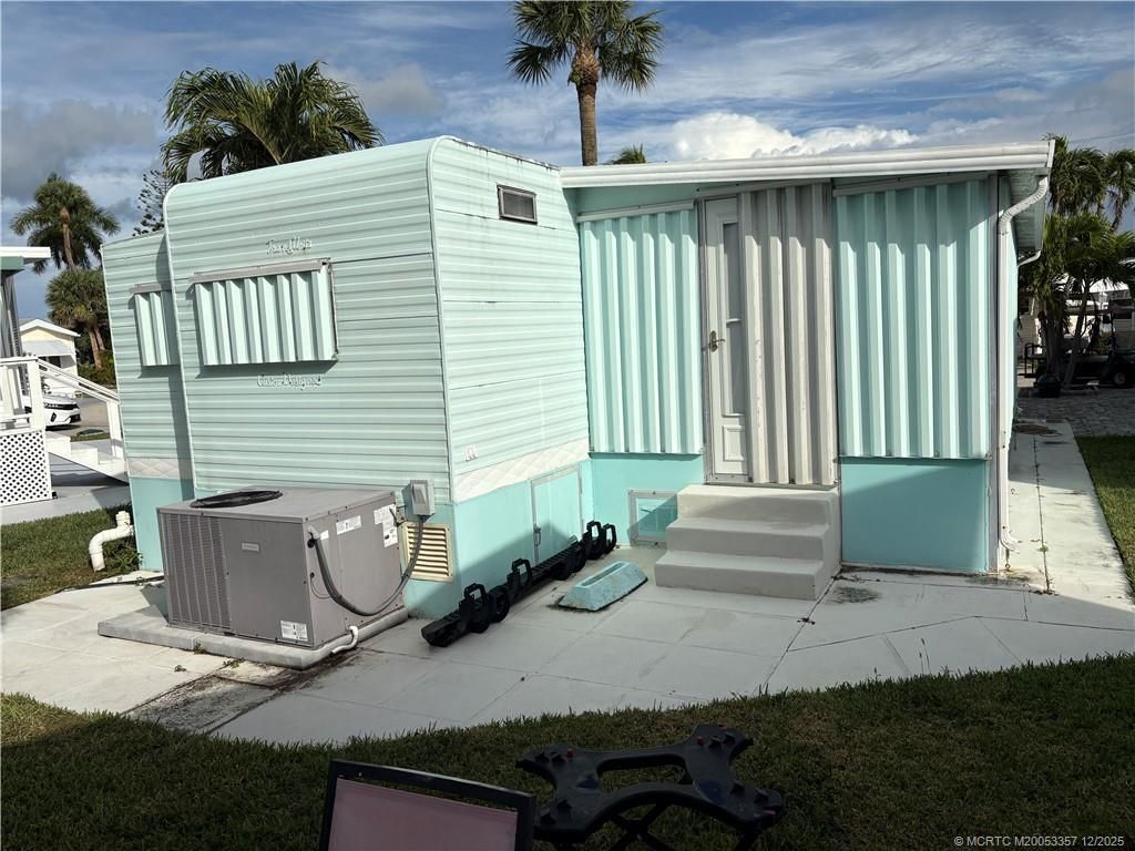 975 Nettles Boulevard, Jensen Beach, FL 34957 Photo