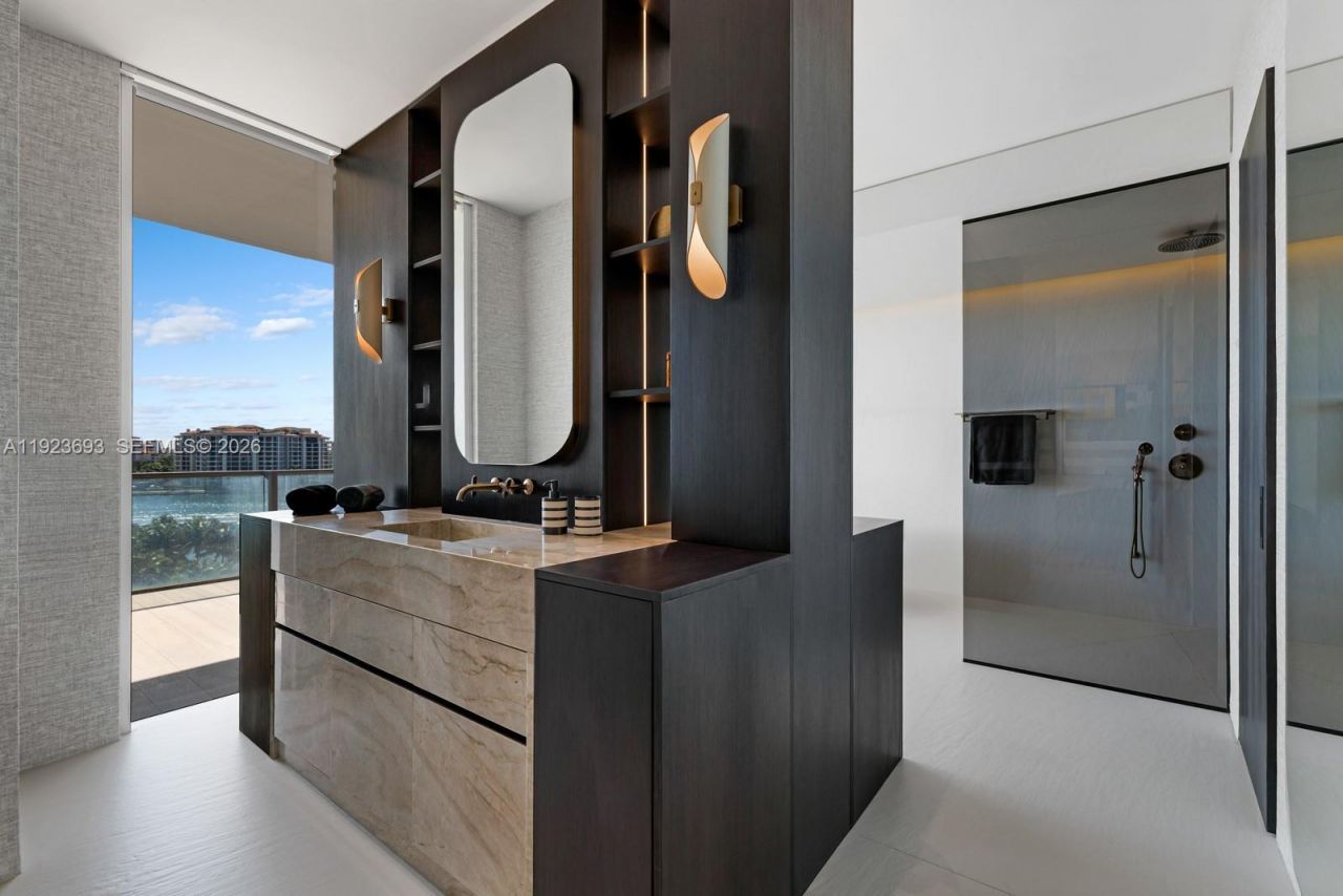 800 S Pointe Dr, Unit 801, Miami Beach, FL 33139 Photo