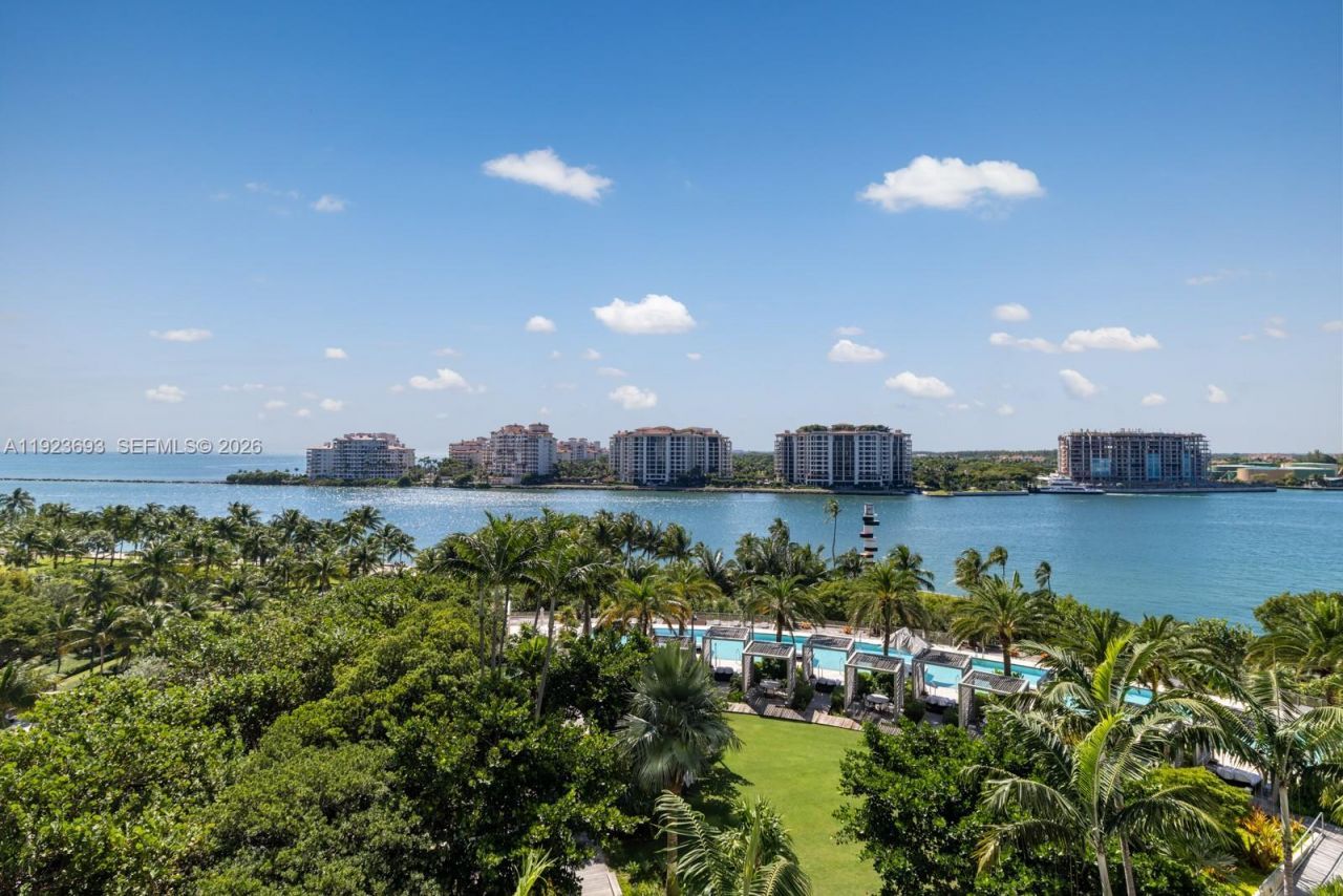 800 S Pointe Dr, Unit 801, Miami Beach, FL 33139 Photo