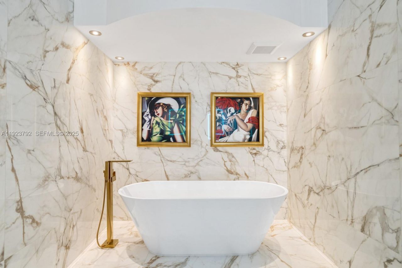 400 Alton Rd, Unit 3503, Miami Beach, FL 33139 Photo