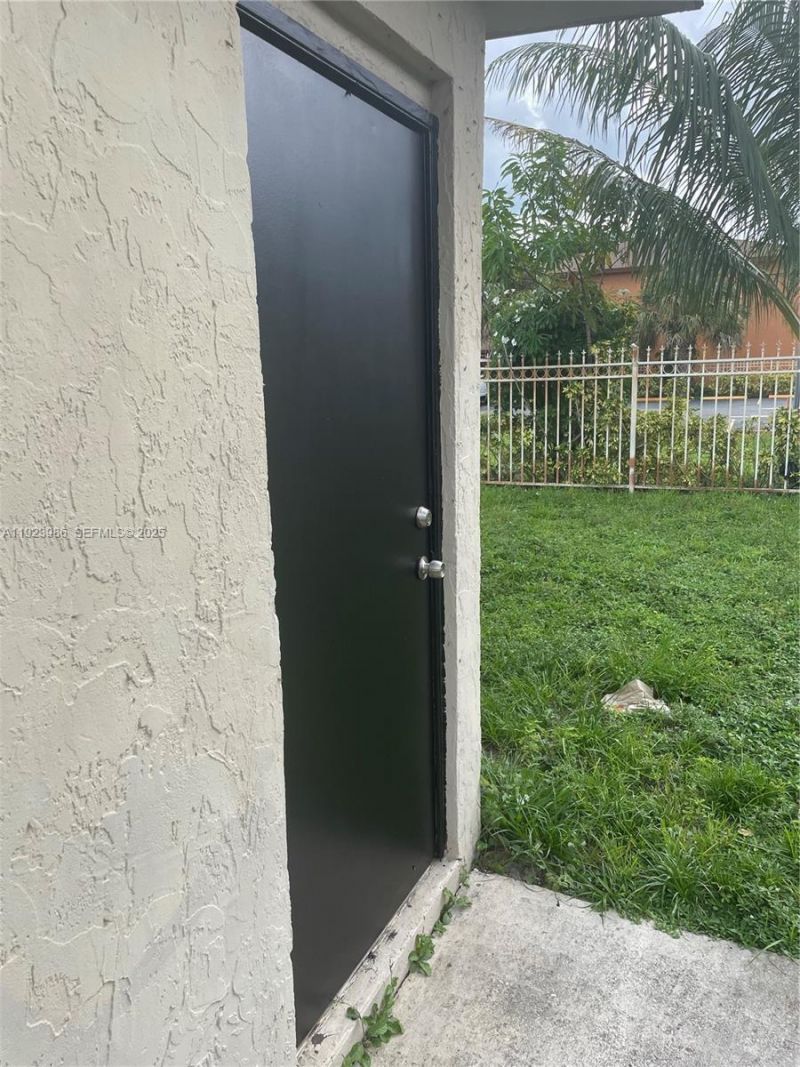 2481 NW 13th Ct, Unit 1-2, Fort Lauderdale, FL 33311 Photo