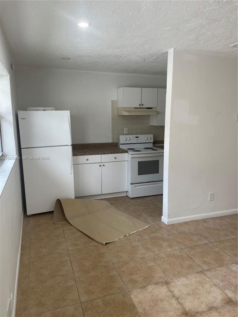 2481 NW 13th Ct, Unit 1-2, Fort Lauderdale, FL 33311 Photo