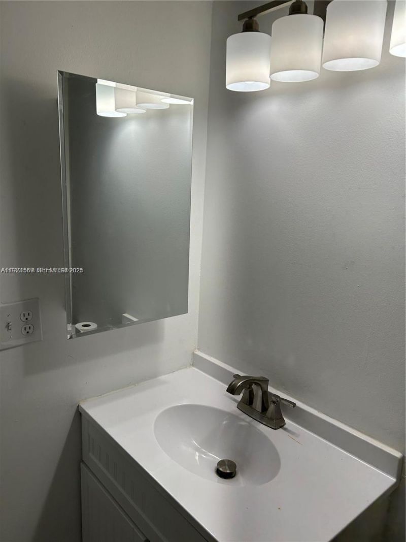 7735 NW 79th Ave, Unit 214, Tamarac, FL 33321 Photo