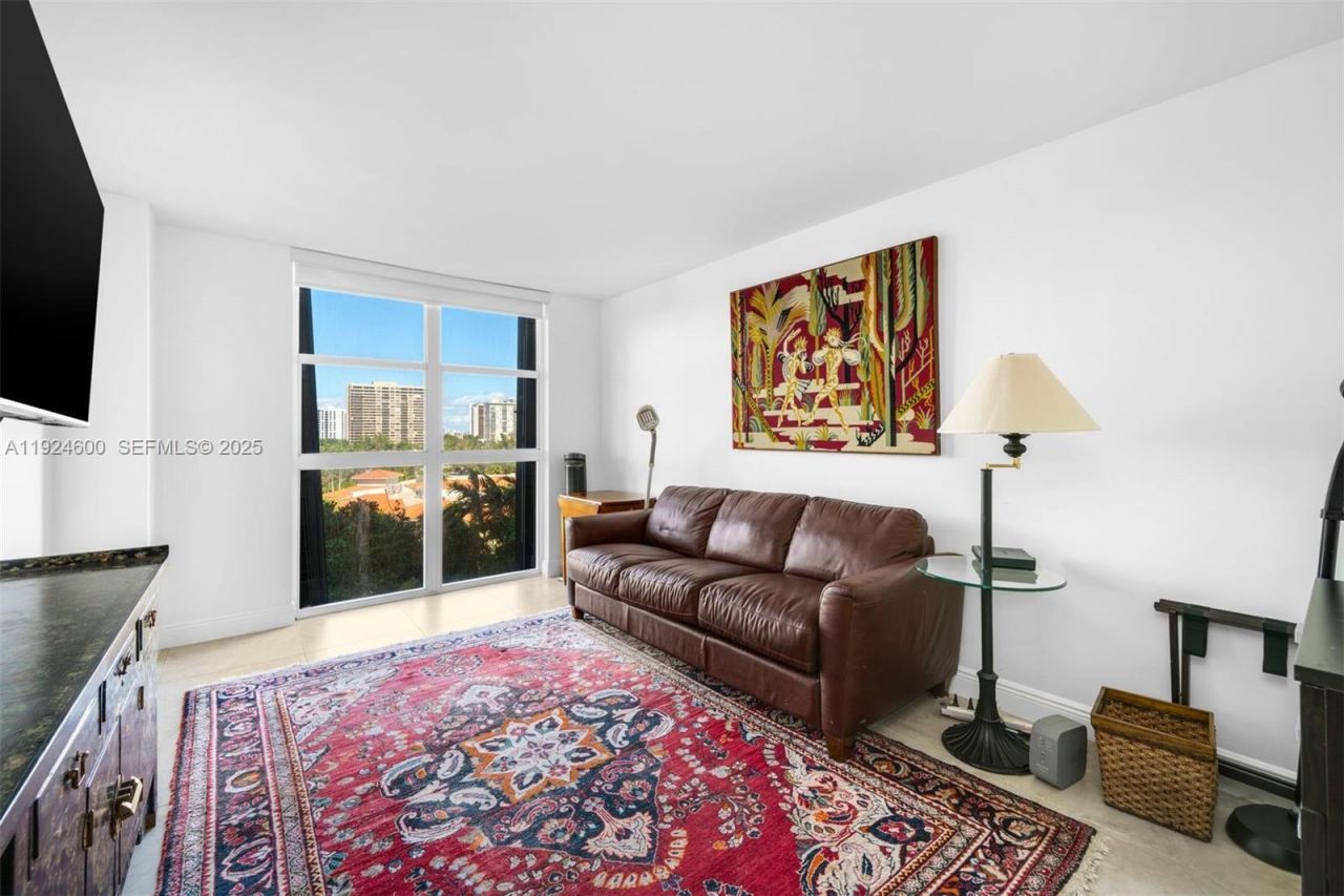 4000 Towerside Ter, Unit 705, Miami, FL 33138 Photo