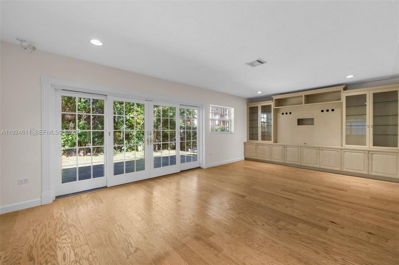 911 Andres Ave, Coral Gables, FL 33134 Photo