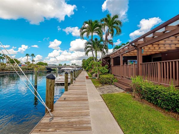 2621 S Parkview Dr, Hallandale Beach, FL 33009