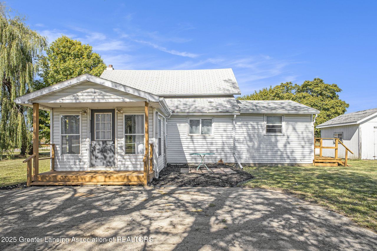 10349 S Francis Road, Dewitt, MI 48820 Main Photo