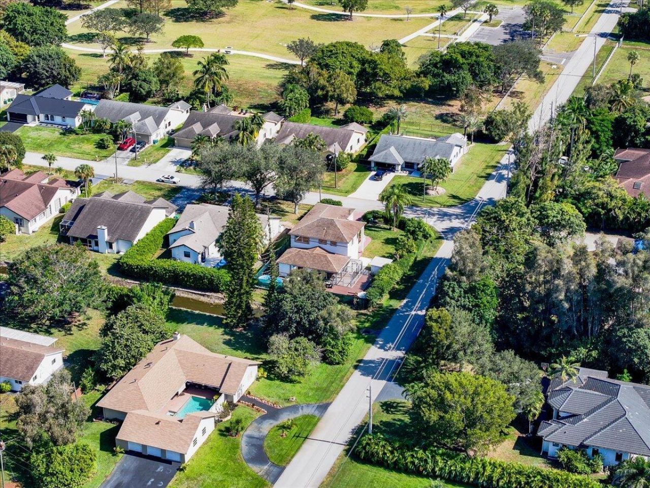 2151 NW 121st Avenue, Plantation, FL 33323 Photo
