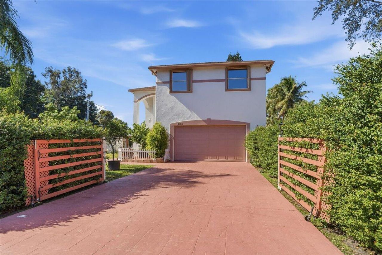 2151 NW 121st Avenue, Plantation, FL 33323 Photo