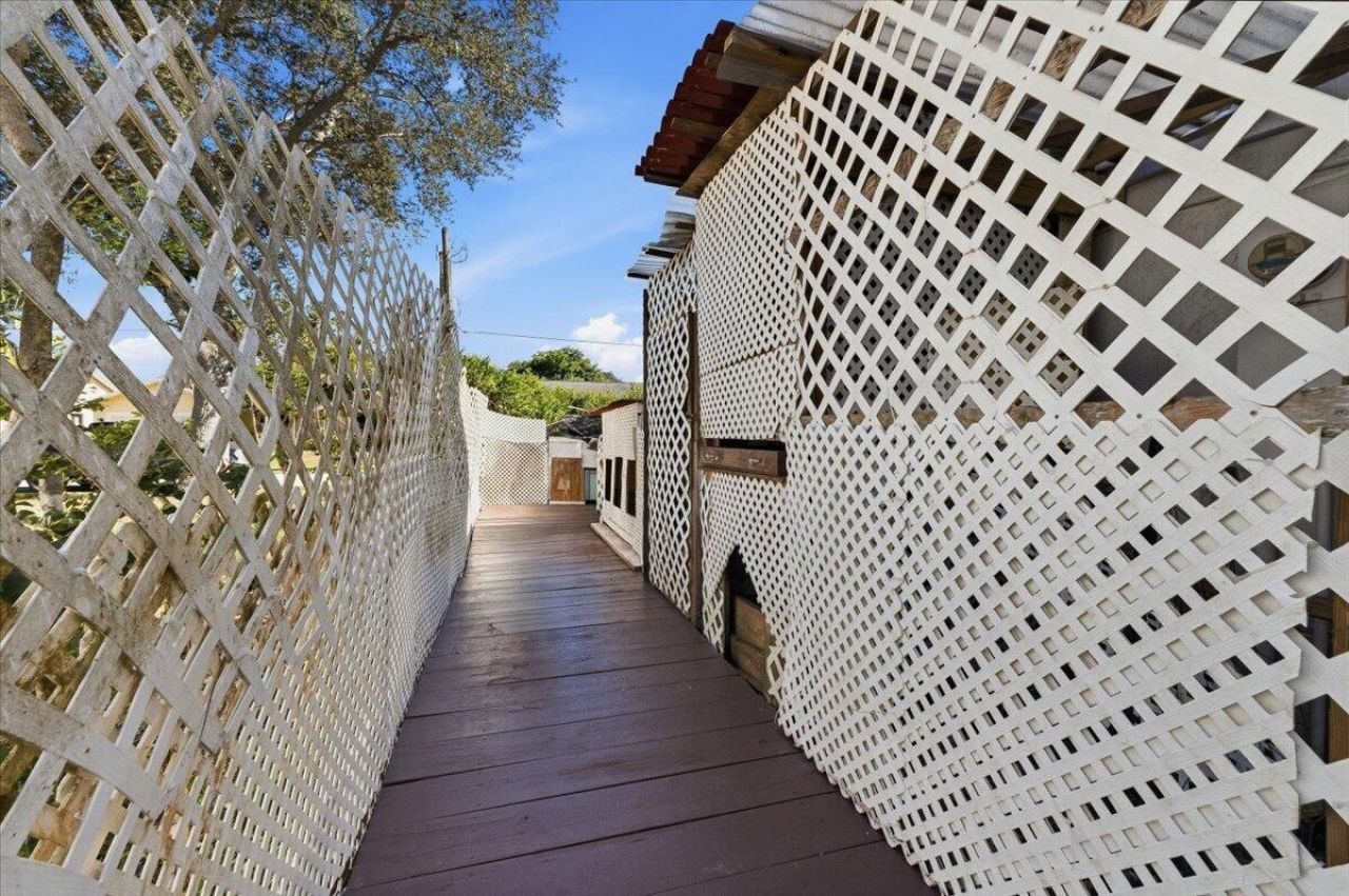 2151 NW 121st Avenue, Plantation, FL 33323 Photo