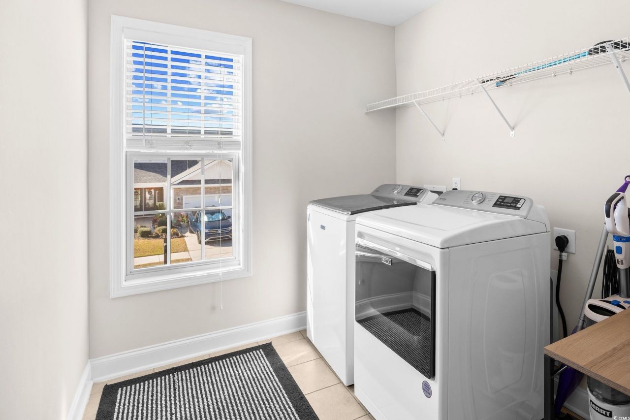 1198 Shire Way Photo 32