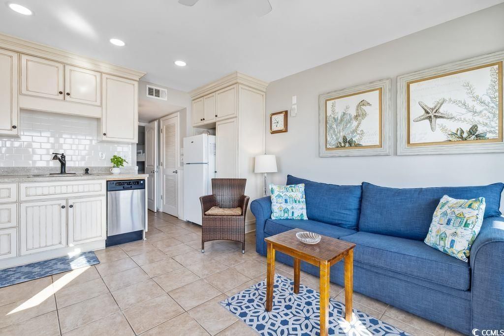 116 S Waccamaw Dr. Photo 11