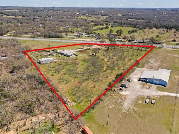 1641 E Henderson Street, Cleburne, TX 76031