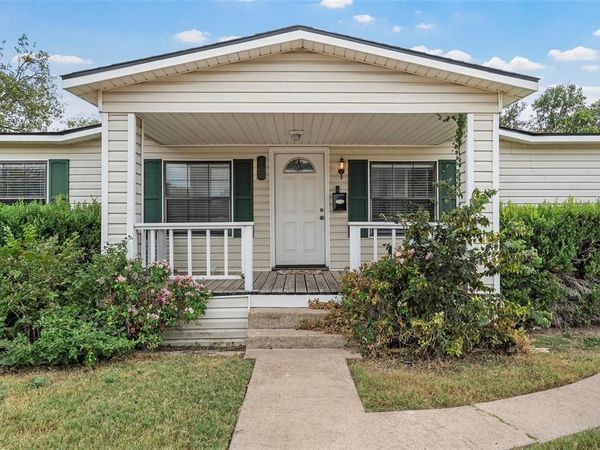 210 W 9th Street, McGregor, TX 76657