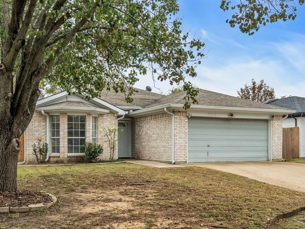 1725 Gainsborough Way, Fort Worth, TX 76134