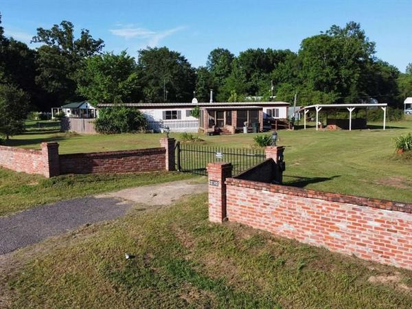 9830 Esthlyn Street , Keithville, LA 71047