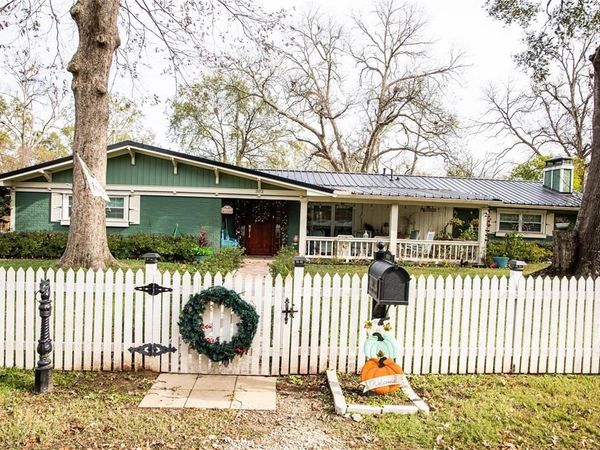 302 S friou Street , Jefferson, TX 75657