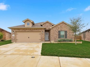 9428 Red Brush Trail, Fort Worth, TX 76131