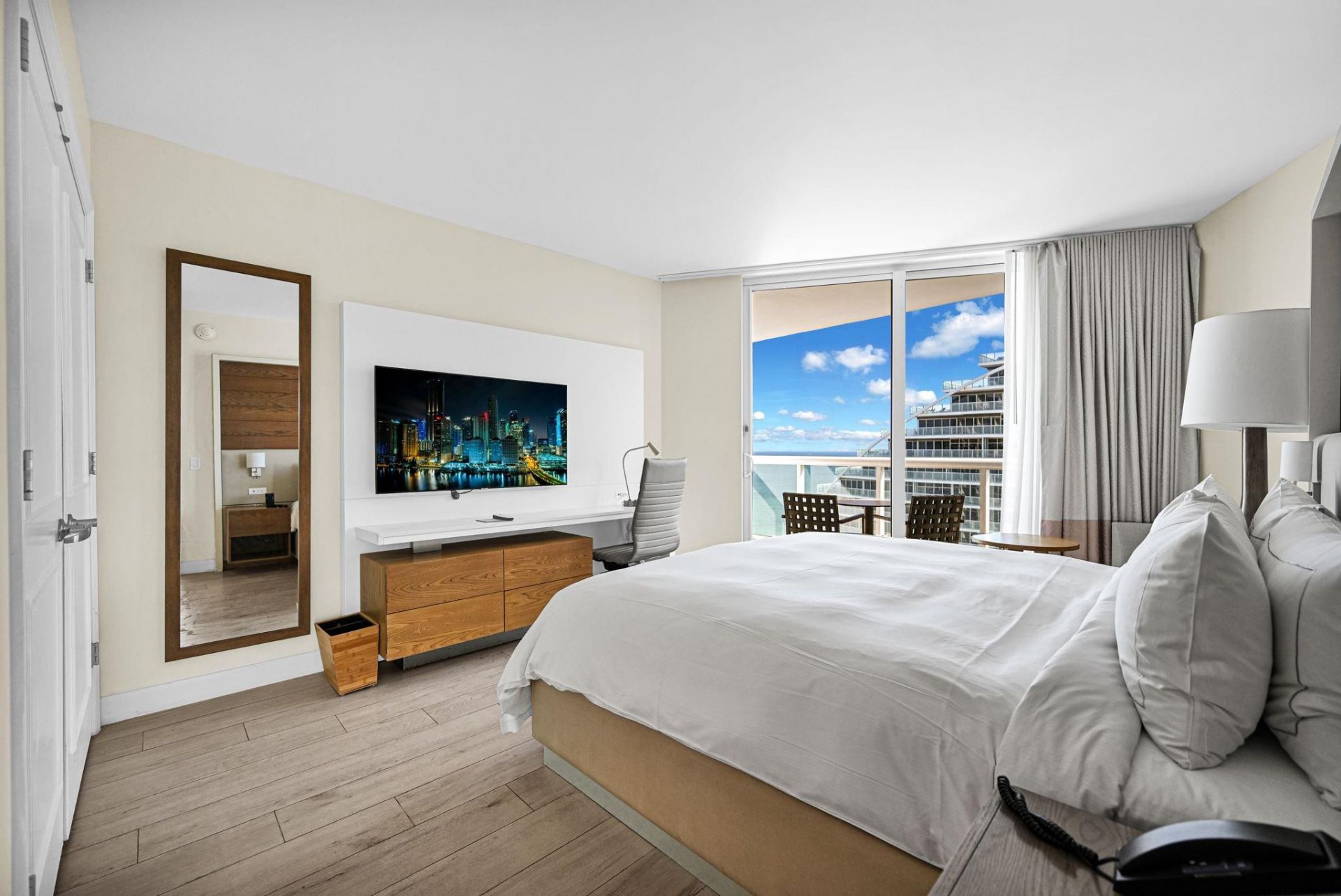 505 N Ft Lauderdale Bch Boulevard, Unit 2101, Fort Lauderdale, FL 33304 Photo