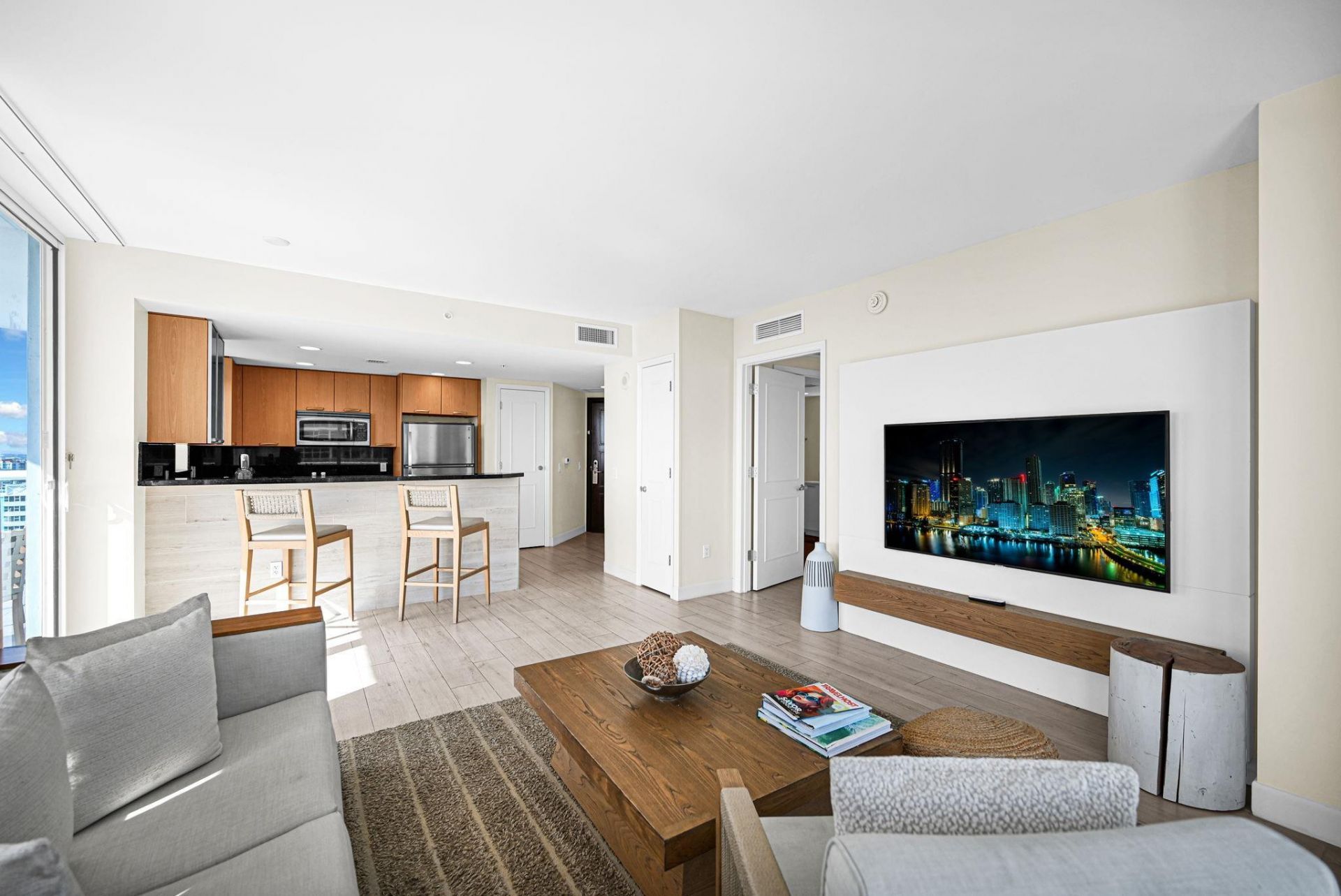 505 N Ft Lauderdale Bch Boulevard, Unit 2101, Fort Lauderdale, FL 33304 Photo