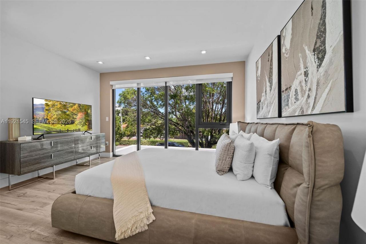 4740 Alton Rd, Miami Beach, FL 33140 Photo