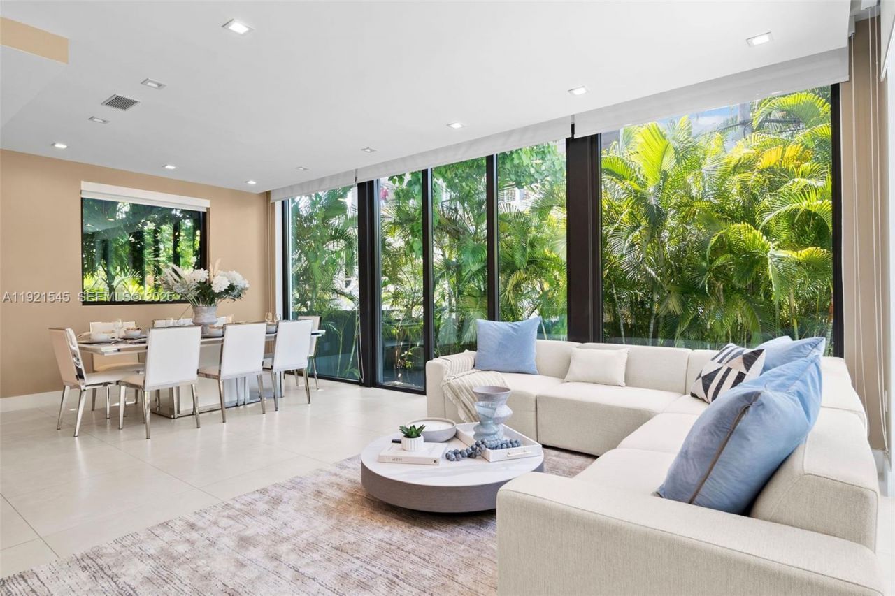 4740 Alton Rd, Miami Beach, FL 33140 Photo