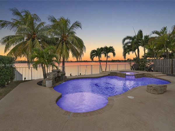 13940 SW 127th Ct, Miami, FL 33186