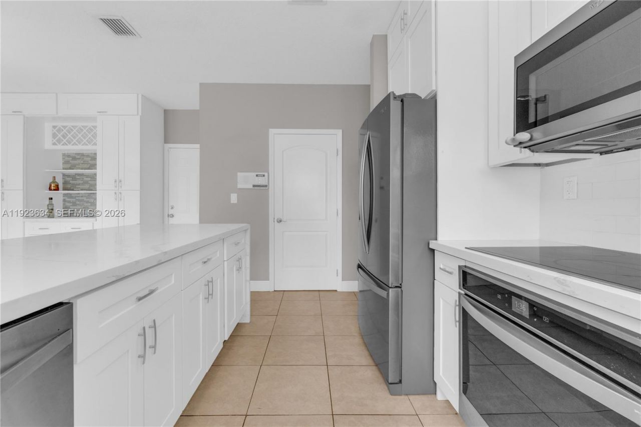 13940 SW 127th Ct, Miami, FL 33186 Photo